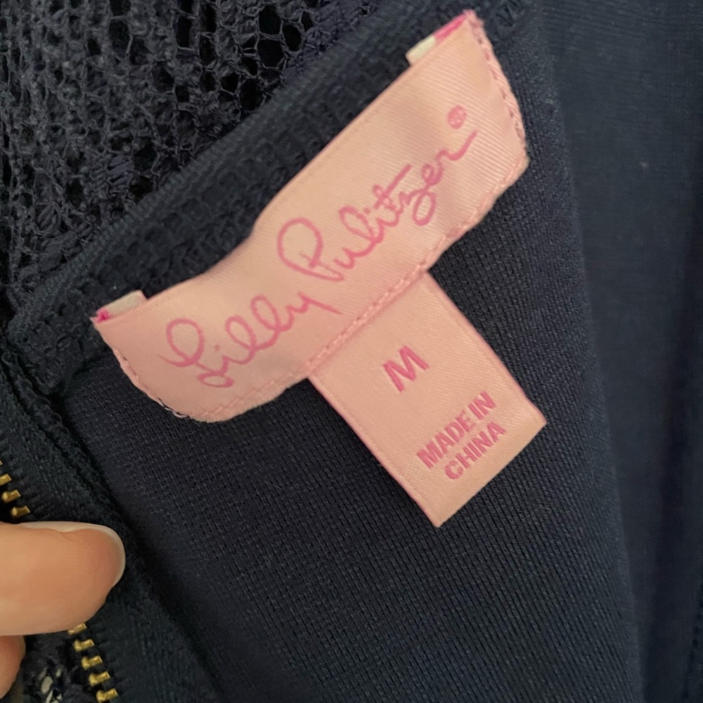 📦 🚚 EVERYTHING MUST GO! Navy ¾ Sleeve Lilly Pulitzer Dress | M - Picture 3 of 3